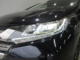 LEDヘッドライトを装備しています。光軸のはっきりした明るいヘッドライトは暗い夜道で効力を発揮します!