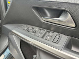 パワーウィンドウはもちろん全窓AUTO開閉機能つきなので便利です