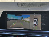 リアビューカメラ、トップビュー+サイドビューカメラ名前の通り車体後方を映し出すカメラと、車両周辺を真上から見た画像を合成して表示するカメラです。もちろんサイドビューカメラも付属します。