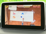 停車中にテレビ番組を視聴でき、待ち時間などのひとときを過ごす際に便利です。映像が見やすい画面で、休憩中の楽しみとして活用いただける装備です。