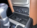 純正で付いていると車内にマッチしてます!新たに購入する必要が無いのも嬉しいですね!