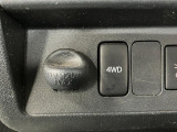 アクセサリーソケット、4WDスイッチ