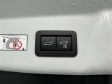 【パワーバックドア】ボタン一つでテールゲートが自動で開閉します。