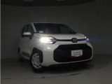 高輝度で点灯速度が速いLEDヘッドライト装備!LEDの明るい光が走行中の視界の確保をサポートして、夜のドライブがより楽しく安全に運転できます♪