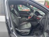 電動シートでポジションを思いのままにセット出来ます。メモリー機能付き