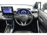 スポーティームード溢れる運転席周りですね。 クイックなドライビングに対応できるよな運転席回りになっています。 ドライブがますます楽しくなりますね!