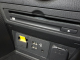 USB Type A, AUX, シガーソケット,CD/DVDをご利用いただけます。