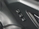 運転席のシートポジションメモリー機能は、登録済みの運転者と交代しても、シートポジションの変更の手間がかかりません。