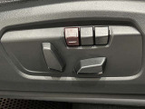 フロント電動シート操作スイッチ