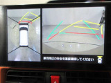パノラミックビューモニター付きです。車両を上から見たような映像をディスプレイオーディオ画面に表示。運転席からの目視だけでは見にくい、車両周辺の状況をリアルタイムでしっかり確認できます。