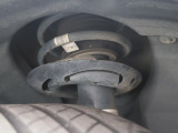 気になる中古車の下廻り。もちろん、納車時には整備スタッフによる点検を実施致しますので安心してご購入いただけます。