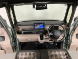 【前方視界】開放的な前方視界!運転がしやすく疲れにくいです♪窓が大きく、見通しがとっても良いおクルマですよ♪