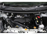 DOHC 12バルブエンジンが、スムーズな加速と優れた燃費性能を実現。自然吸気ならではのリニアなレスポンスと、DOHCならではの軽快な走りが魅力です。