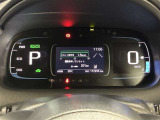 一目で今出ている速度が分かるデジタルメーターを採用しており、うっかりのスピード超過も減りますよ