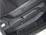 ◆シートハイトアジャスター◆運転席を上下に高さ調節ができます!運転ポジションを体格に合わせてシート調整できます。