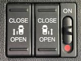 【両側パワースライドドア】スマートキーや運転席のスイッチで後席両側スライドドアの開閉が可能♪電動だから力を入れてドアを開ける必要が無く、小さなお子様でも簡単に開け閉めでき快適です♪