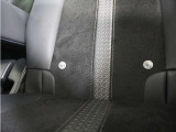 ◆ISOFIX◆シートベルトいらずでチャイルドシートと固定金具を連結するだけでガッチリ固定できます。