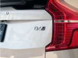 【B5 AWD】制動時に放出されるエネルギーを電気に変換して回収する優れた燃費効率とレスポンスに磨きをかけた48Vハイブリッド。