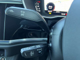 パドルシフト・レーンアシスト・アダプティブクルーズコントロール装備。ステアリングスイッチにてバーチャルコックピットの操作可能。