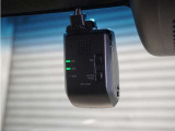 ◆ドライブレコーダー◆映像・音声などを記録する自動車用の装置です。 もしもの事故の際の記録はもちろん、旅行の際の思い出としてドライブの映像を楽しむことができます。