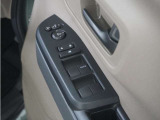 ◆パワーウィンドウスイッチ◆運転席から全席の窓の開閉操作を行うことが出来いつでも換気ができます!