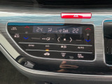 オートエアコンを装備しておりますので、車内温度をいつも快適にしてくれます。