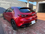 フロントだけでなく、バックソナーも付いてるので駐車時もバッチリ補助してくれます(*^^*)