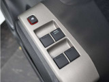 ◆パワーウィンドウスイッチ◆運転席から全席の窓の開閉操作を行うことが出来いつでも換気ができます!