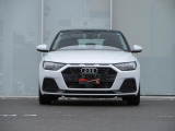 《認定中古車納車前点検100項目・高度な訓練・教育を受けたアウディ専任メカニックが、100項目に及ぶ精密な点検を実施いたします。》