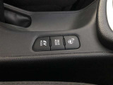 アドバンスト パーク付きです。カメラやソナーによって、周囲を監視しながら駐車を支援。障害物を検知した場合には警報を鳴らし、ブレーキ制御を行うことで接触回避を支援します。