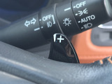 運転席の手元でシフトアップシフトダウンの操作が可能なパドルシフトを装備しています♪