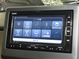 純正メモリーナビ(VXM-234VFi)を装着しております。AM、FM、CD、DVD再生、Bluetooth、音楽録音再生、フルセグTVがご使用いただけます。初めて訪れた場所でも安心ですね!