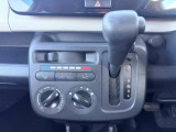 気になるお車がありましたら右の電話番号から直接お店にお問い合わせください。支払方法から車両情報、状態までなんでもご説明させて頂きます。スタッフ一同ご連絡お待ちしております。