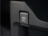 ◆12V電源ソケット◆スマートフォンの充電等にも便利な電源ソケット!使いやすい場所に装備されています。