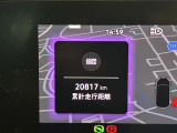 【サイドアシストプラス】後方の死角を検知し、危険時にはドアミラー表示とハンドル補正で安全確認をサポートします。