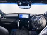 落ち着いたカラーの内装で、ゆったりと運転したい方に。