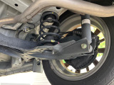 お車を安心してお乗りいただく為には、足回りの定期点検が欠かせません。サービスサポート(有償保証)では無料点検もご提供しており、安心のカーライフをお過ごしいただけるサポート体制が整っています。