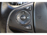 ハンドル左部分でオーディオ操作が可能。そのため、運転中でも目線をずらさずに安全運転♪また、メーターの表示切替もダイヤル式でお好みに合わせられます