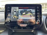 パノラミックビューモニター付きです。車両を上から見たような映像をディスプレイオーディオ画面に表示。運転席からの目視だけでは見にくい、車両周辺の状況をリアルタイムでしっかり確認できます。