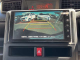バックガイドモニターで、後方を確認しながら安心して駐車することができます。運転初心者も熟練者も必須の機能ですよ!