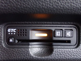 ■【ETC車載器】が装備されています。セットアップをしてお渡しとなり、ETCカードを差し込むだけで高速道路の利用が可能です。