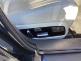 運転席シートメモリー機能を搭載。 お好みのシートポジションを記憶でき、スイッチひとつで簡単に呼び出せます。