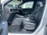 ☆弊社元デモカー入荷しました♪ オプションパーツも多数装備しております♪このクルマはメーカー保証期間内ですので新車保証を継承いたします☆