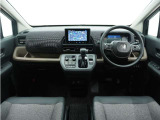 ◆インテリアパネル◆視界広々で非常に運転しやすくロングドライブでも疲れを感じさせないすっきりとまとまったインパネ周りです。