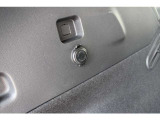 「カーゴソケットキット(DC12V/120W)」もオプション装着しています、