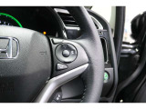 Hondaセンシングの機能のひとつ、アダプティブクルーズコントロール付!アクセルから足を離しても設定したスピードと前車との車間を保ち走行してくれます!車線維持もアシスト☆高速道路で疲労軽減ですね☆