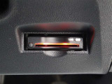 ETC車載器は、ビルトインタイプですっきり収納され、見た目も使い勝手も満足のアイテムです。