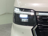 LEDヘッドライト☆HIDヘッドライトより省電力かつ、ライトを点けた際の立ち上がりも早いです☆寿命も長いのでお財布にも優しいオススメ装備☆