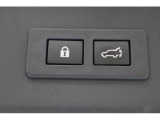パワーリヤゲート スイッチ1つでリヤゲートの開閉が可能です。(メモリー機能付きでリヤゲートの開閉角が変えれます。)