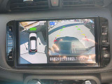 アラウンドビューモニターが装備されてるから、駐車場での車庫入れや、狭い道での走行もカメラで確認が出来るので安心。